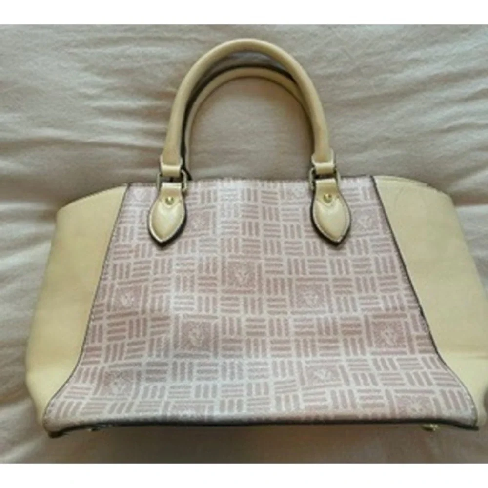 Anne Klein anne klein
